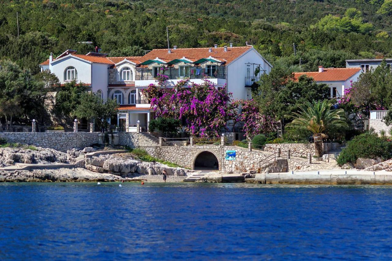 Studio Pokrivenik 10427A Zastražišće Esterno foto