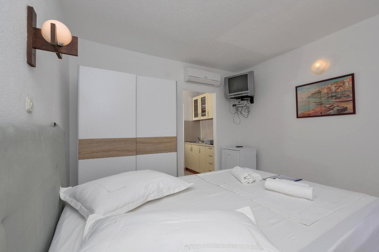 Studio Pokrivenik 10427A Zastražišće Esterno foto