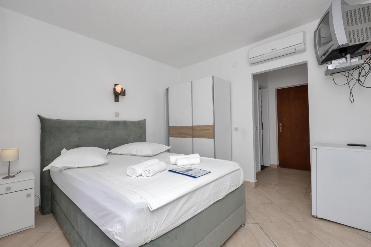Studio Pokrivenik 10427A Zastražišće Esterno foto